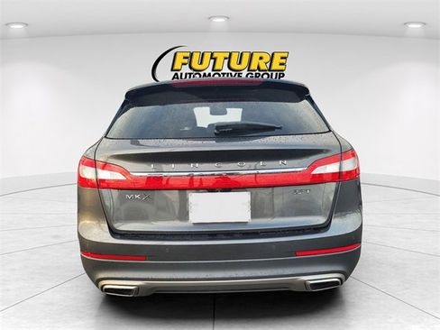Used 2017 Lincoln MKX Reserve w/ Driver Assistance Package image 4