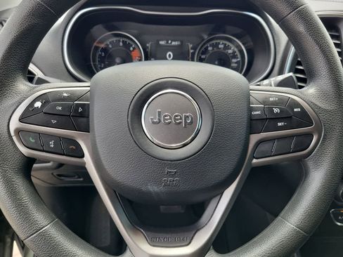 Used 2020 Jeep Cherokee Latitude FWD image 23