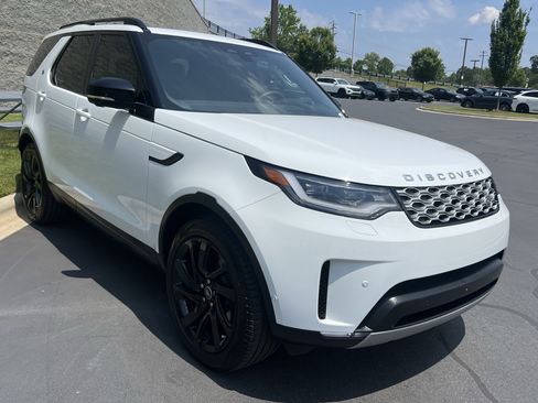 Certified 2025 Land Rover Discovery S AWD/4WD image 9