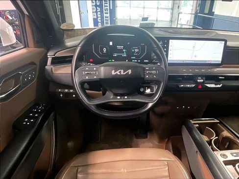 Used 2024 Kia EV9 Land AWD/4WD image 18