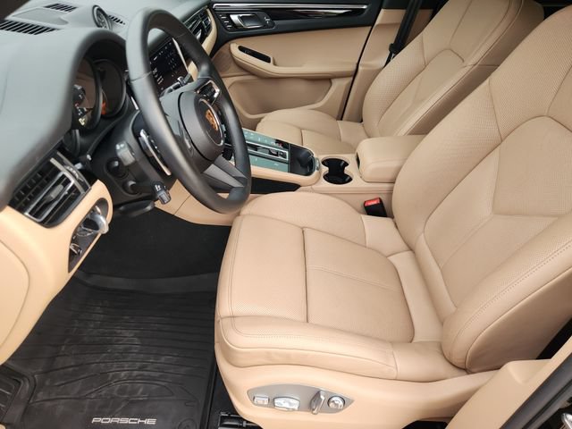 Used 2025 Porsche Macan AWD/4WD image 13