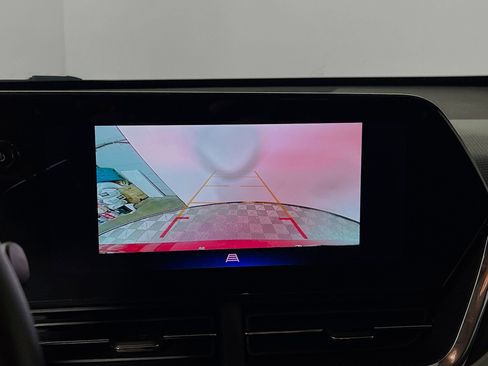 Used 2025 Chevrolet Trax LT w/ LT Convenience Package image 28