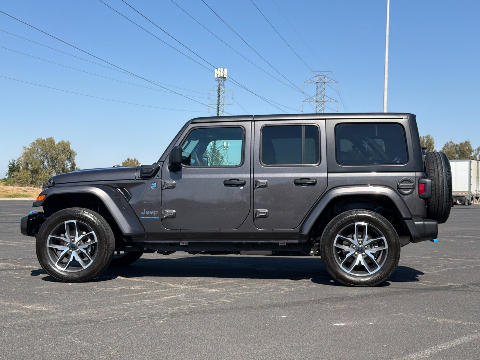 Used 2024 Jeep Wrangler Unlimited AWD/4WD image 7