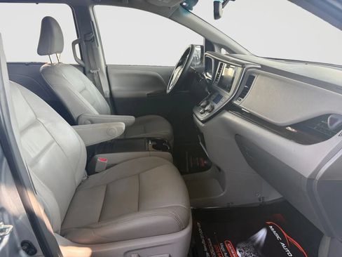 Used 2015 Toyota Sienna XLE Premium w/ Four Season Floor Mat Package FWD image 22