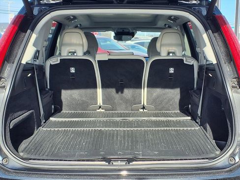 Used 2021 Volvo XC90 T6 Momentum w/ Advanced Package image 16