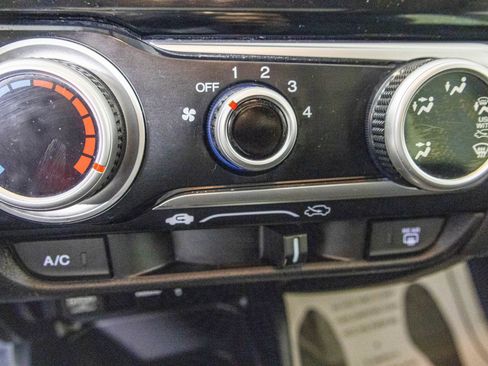 Used 2017 Honda Fit EX image 25