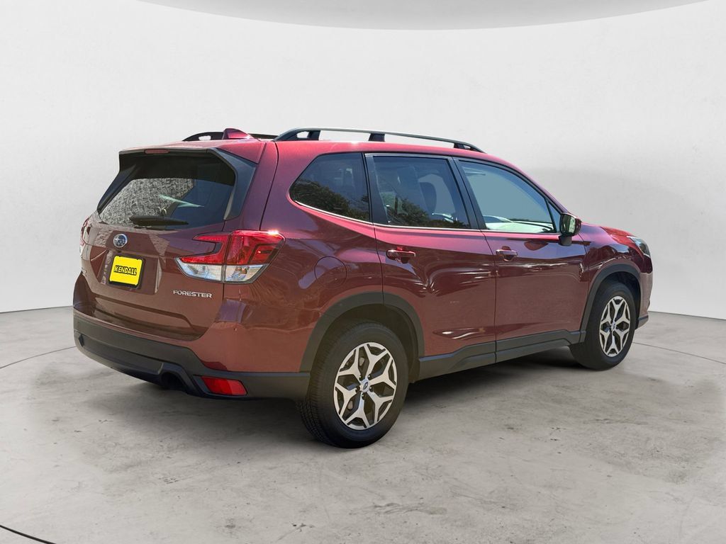 Used 2023 Subaru Forester Premium AWD/4WD image 5
