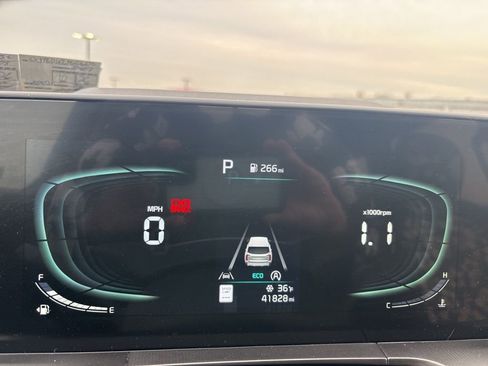 Certified 2023 Kia Telluride S w/ S Sunroof Package image 9