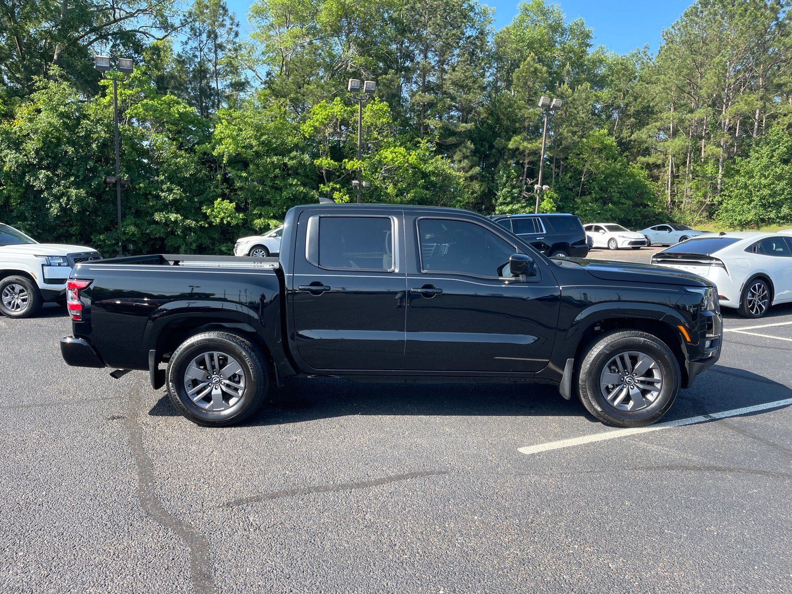 Used 2025 Nissan Frontier SV w/ SV Convenience Package RWD image 21