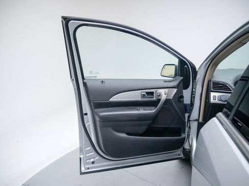 Used 2013 Lincoln MKX AWD image 21