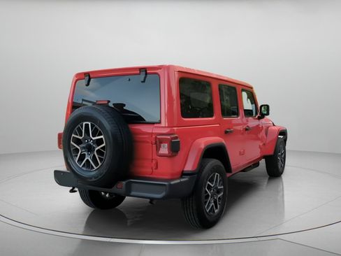 Used 2026 Jeep Wrangler Unlimited Sahara AWD/4WD image 27