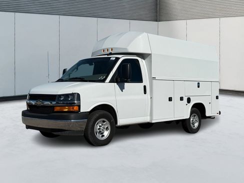 New 2024 Chevrolet Express 3500 w/ Power Convenience Package image 2