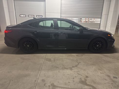 Used 2026 Toyota Camry SE w/ Multimedia Upgrade Package image 5