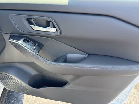 New 2026 Nissan Rogue SV FWD image 17