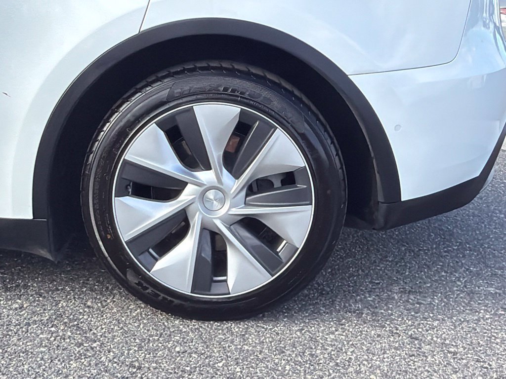 Used 2021 Tesla Model Y Long Range AWD/4WD image 18