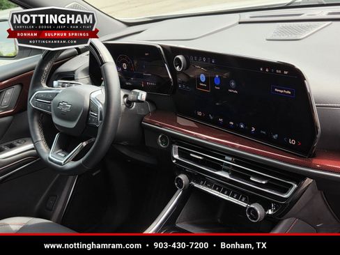 Used 2024 Chevrolet Traverse Z71 w/ Enhanced Driving Package AWD/4WD image 35