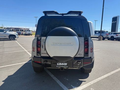 Used 2022 Land Rover Defender 110 X-Dynamic SE image 6