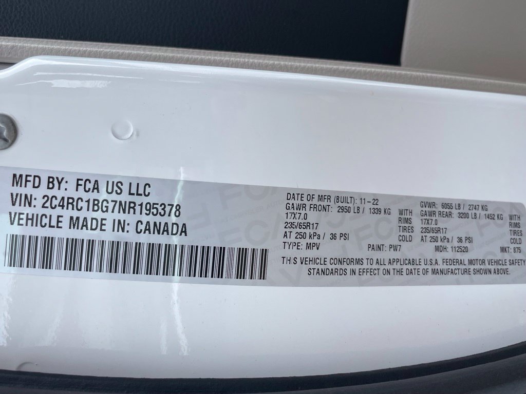 Used 2022 Chrysler Pacifica Touring-L FWD image 35