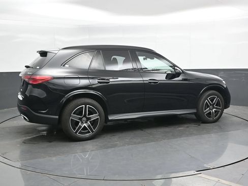 Used 2024 Mercedes-Benz GLC 300 4MATIC image 3