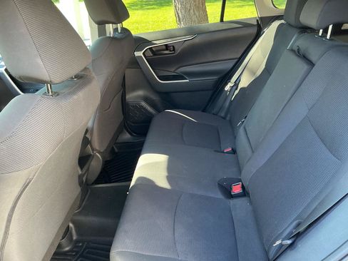 Used 2021 Toyota RAV4 LE w/ Carpet Mat Package (TMS) FWD image 16