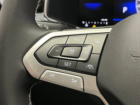 New 2025 Volkswagen Taos SE image 25