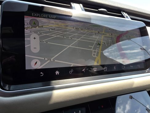 Used 2018 Land Rover Range Rover Velar R-Dynamic HSE AWD/4WD image 34