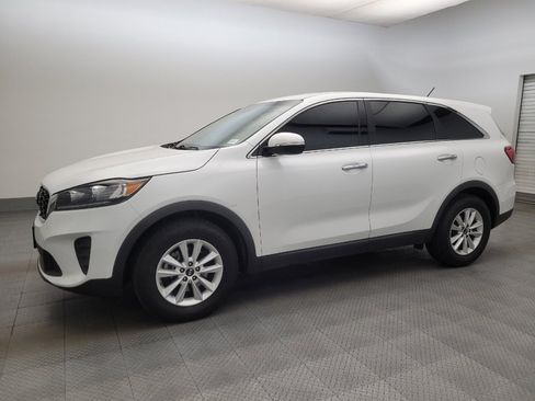 Used 2020 Kia Sorento LX image 2