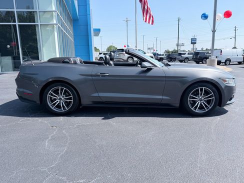 Used 2017 Ford Mustang Premium RWD image 4