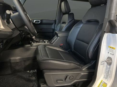 New 2025 Ford Bronco Outer Banks w/ Sasquatch Package image 4