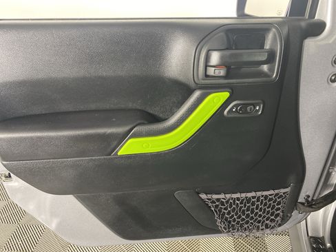 Used 2018 Jeep Wrangler Unlimited Sport S AWD/4WD image 12