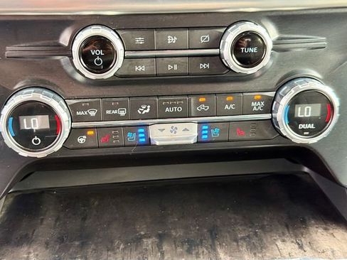 Used 2021 Ford F150 Lariat w/ Equipment Group 502A High AWD/4WD image 17