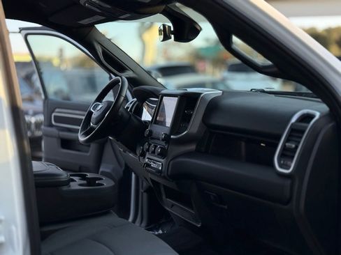 Used 2024 RAM 2500 Big Horn w/ Bed Utility Group image 31