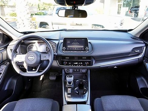 Used 2024 Nissan Rogue SV FWD image 19