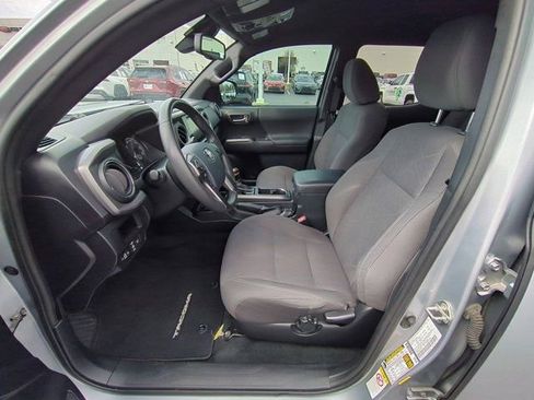 Certified 2019 Toyota Tacoma TRD Off-Road image 9