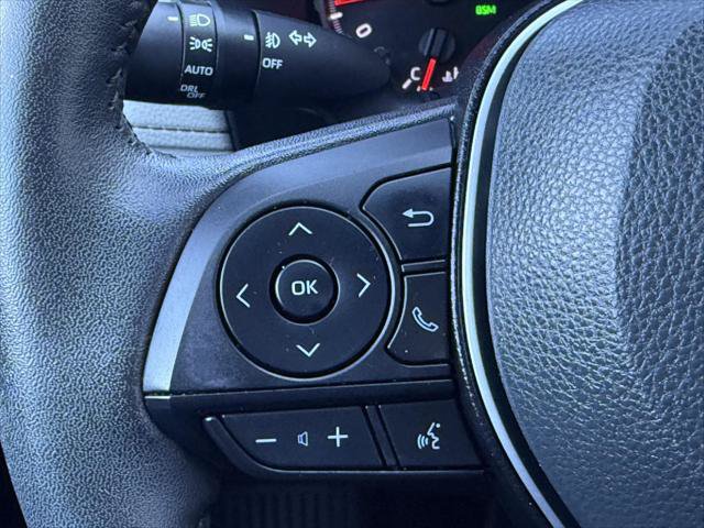 Certified 2022 Toyota RAV4 XLE Premium AWD/4WD image 23