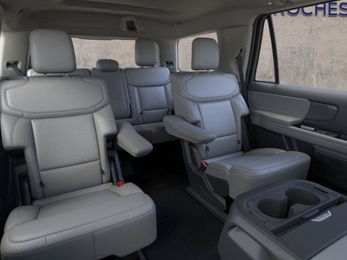 Used 2026 Ford Expedition Active AWD/4WD image 11