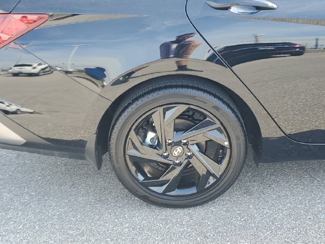 Certified 2026 Hyundai Elantra SEL Sport FWD image 5
