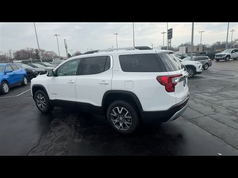 Certified 2023 GMC Acadia SLT image 6