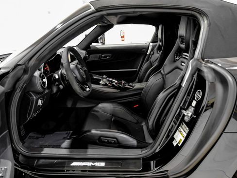 Used 2018 Mercedes-Benz AMG GT C w/ AMG Interior Night Package image 7