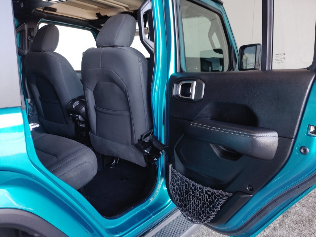Used 2020 Jeep Wrangler Unlimited Sahara AWD/4WD image 16
