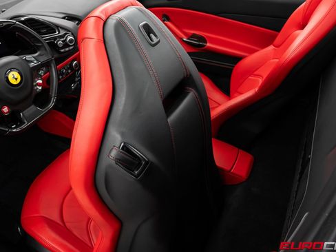 Used 2018 Ferrari 488 Spider RWD image 41