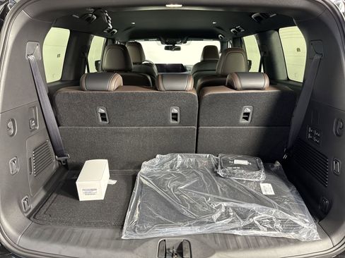 New 2026 Nissan Armada SL w/ Captain's Chari Seat Package image 34