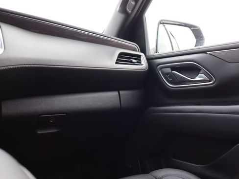 Used 2023 Chevrolet Suburban Z71 w/ Luxury Package image 50