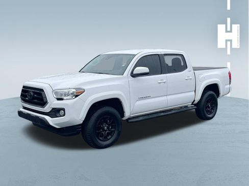 Used 2022 Toyota Tacoma SR5 w/ Technology Package RWD image 3