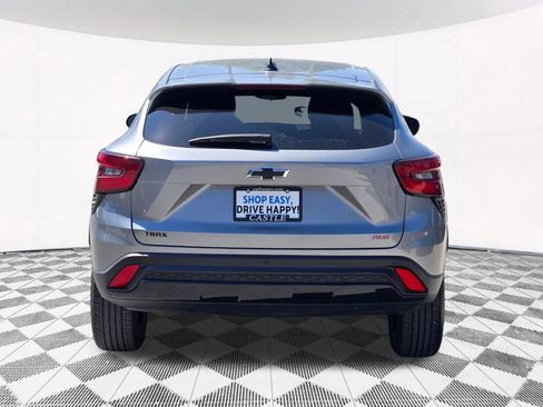 Used 2024 Chevrolet Trax RS w/ Driver Confidence Package FWD image 20