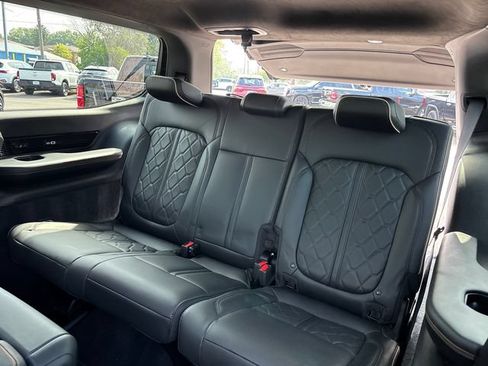 Used 2025 Jeep Grand Wagoneer Series III w/ Rear Seat Video Group 1 AWD/4WD image 35