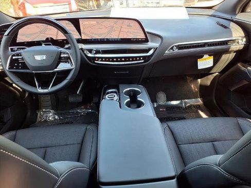 New 2026 Cadillac Lyriq Sport w/ LPO, ONYX Package image 11