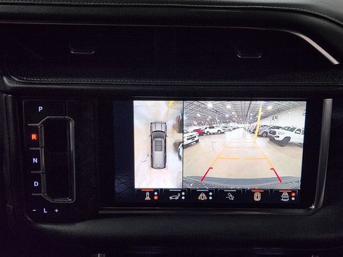 Used 2023 GMC Yukon Denali w/ Advanced Technology Package AWD/4WD image 40