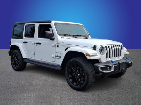 Used 2023 Jeep Wrangler Unlimited Sahara AWD/4WD image 3
