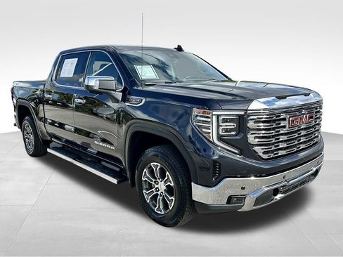 Used 2026 GMC Sierra 1500 SLT image 3